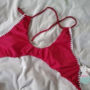 Raisins Berry red swim top with white details